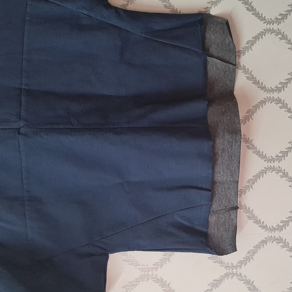 Adidas 3 stripes loose crop top. - Picture 6 of 8